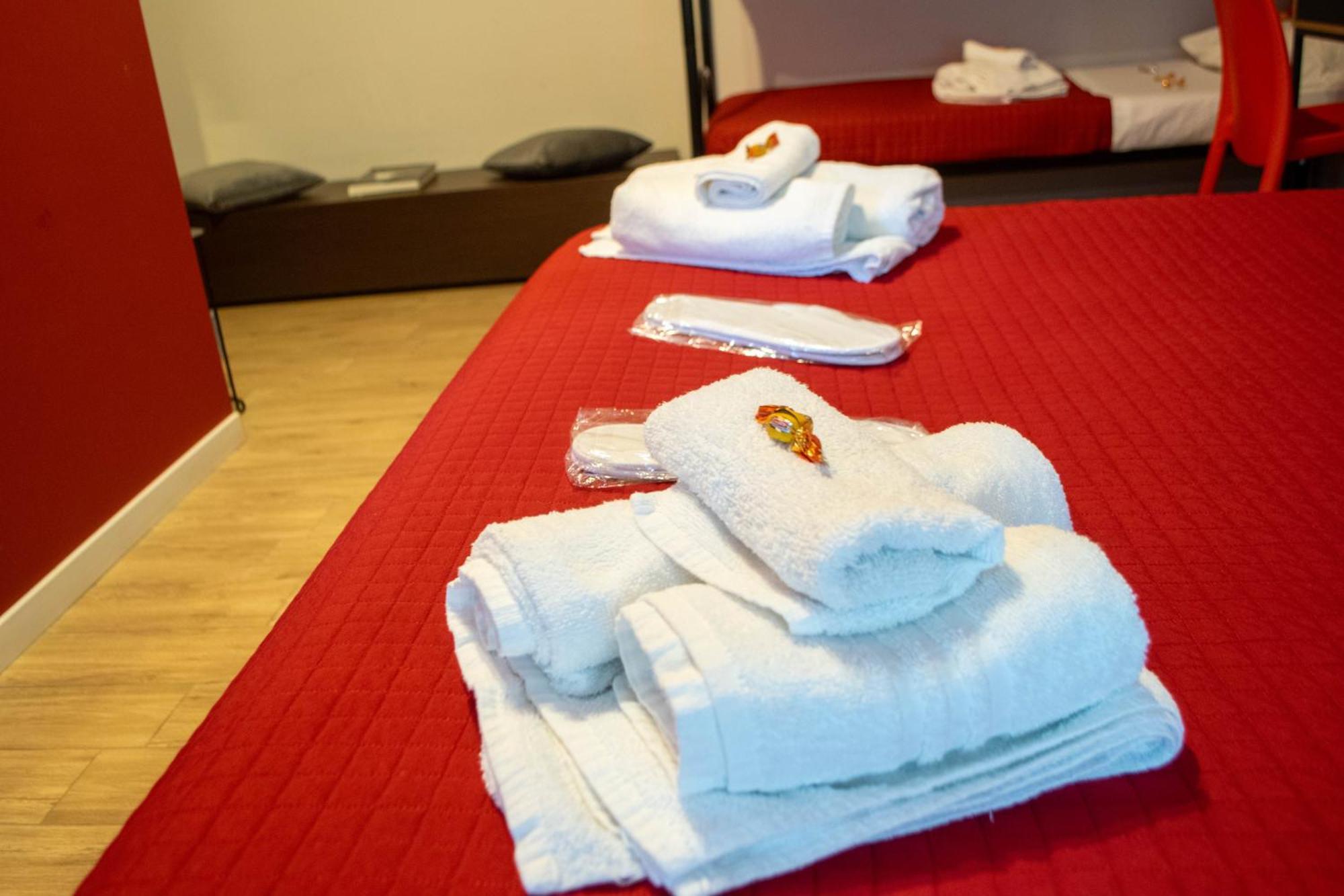 Bed and Breakfast Emmanueli65 fronte clinica tripla Piacenza Esterno foto